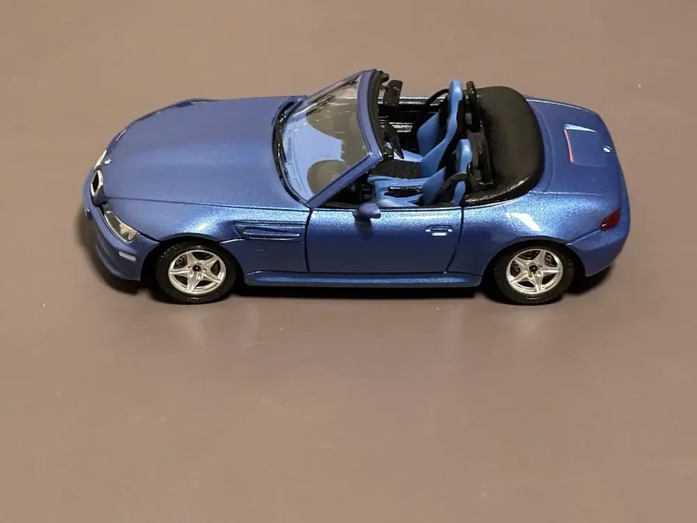 Vintage 1996 Burago BMW M Roadster 1/24 Model Blue Die  Cast